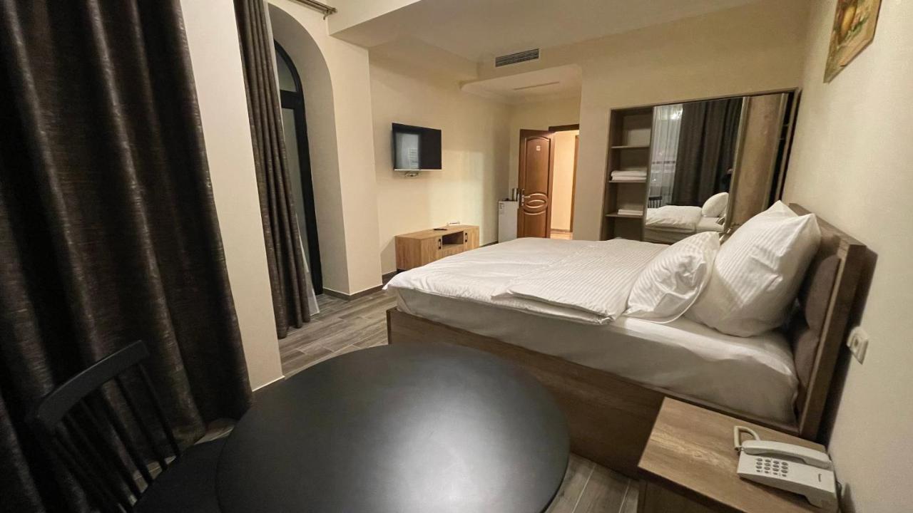 Altunyan Hotel Γιερεβάν Εξωτερικό φωτογραφία